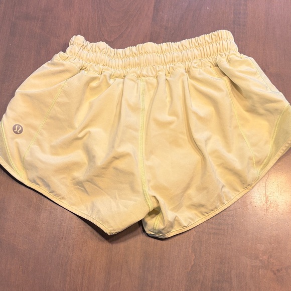 Lululemon Hotty Hot 2.5” Yellow Shorts - Picture 3 of 4